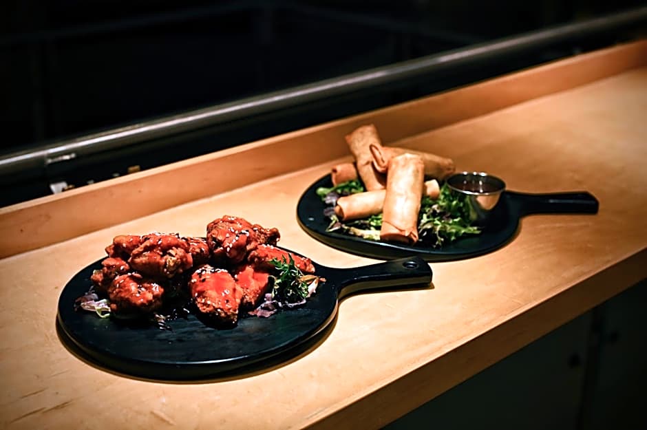 iHOTEL & Conference Centre Red Deer