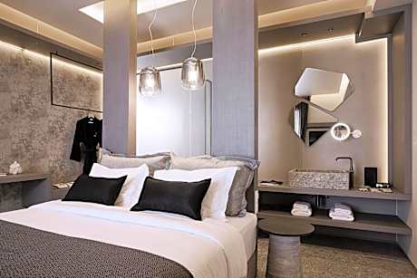 Sunset Deluxe Sea View Suite