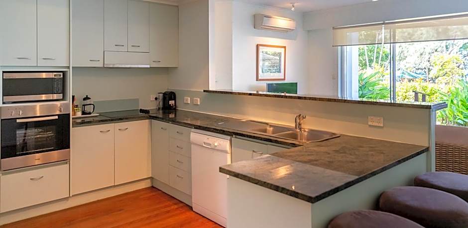Beaches Port Douglas Holiday Apartments Book Here With The Onsite Reception Team