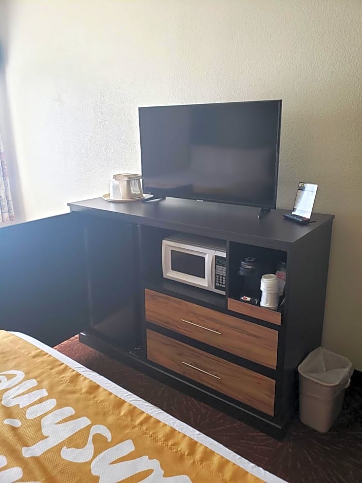 Days Inn & Suites by Wyndham Tucson/Marana