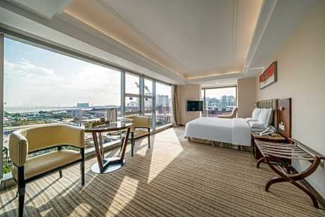 King Deluxe Family Suite