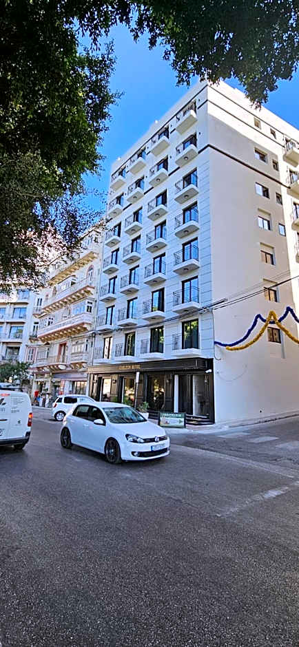Carlton Hotel