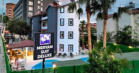 Meryam Suit Deluxe
