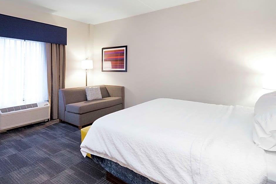 Hampton Inn By Hilton & Suites Morgantown / University Town Centre