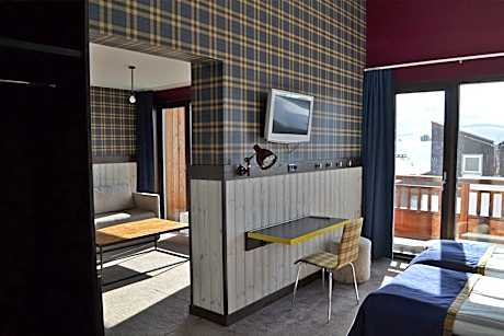 Twinroom with balcony and mountainview