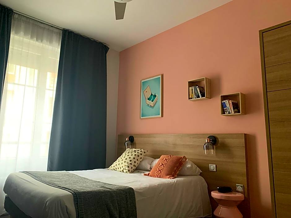 Urban Jungle Hotel Orleans --- ex Grand Hotel