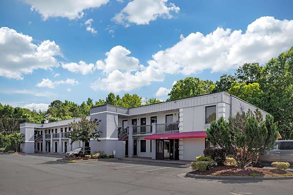 Econo Lodge Research Triangle Park
