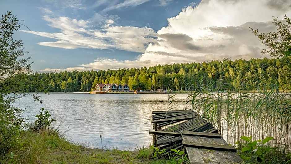 PRZYSTAŃ WYGONIN knéżka i wino