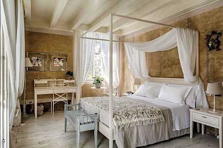 Junior Suite with Balcony