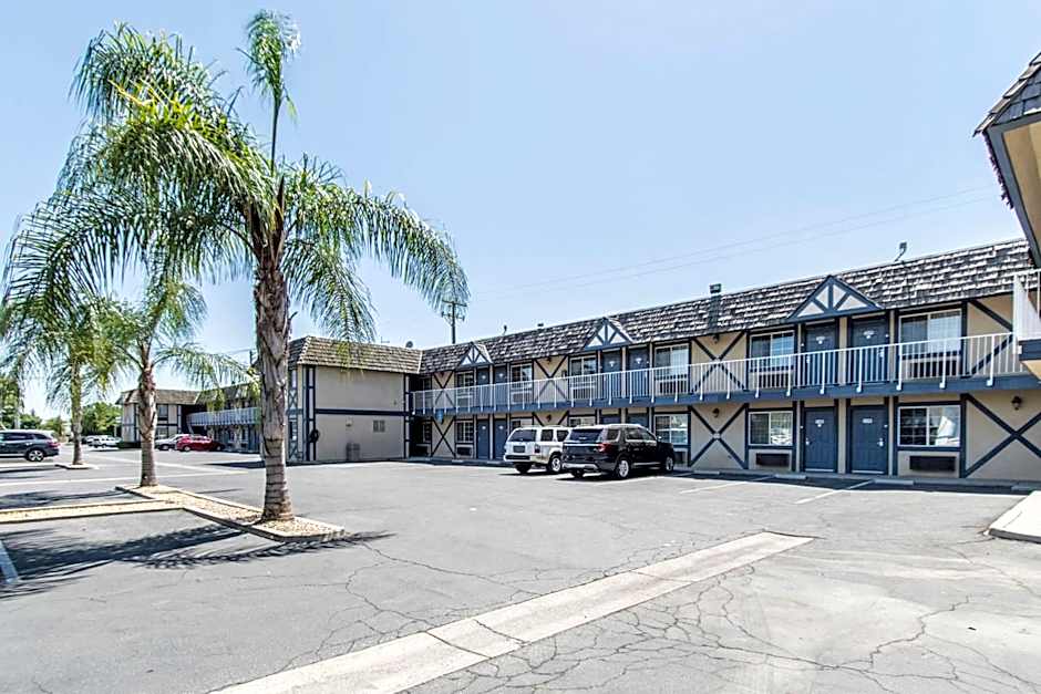 Motel 6 Kingsburg