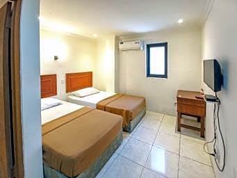 D Hans Hotel Syariah RedPartner near Wisata Religi Sunan Ampel Surabaya