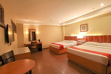 superior family (inner room, no view)