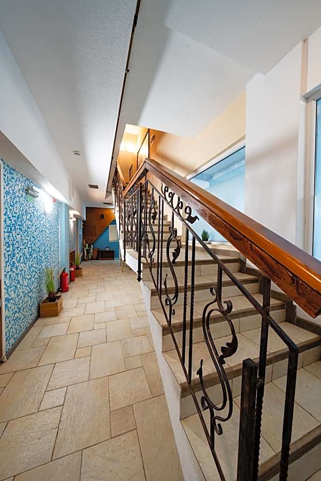 Kap House Family Hotel