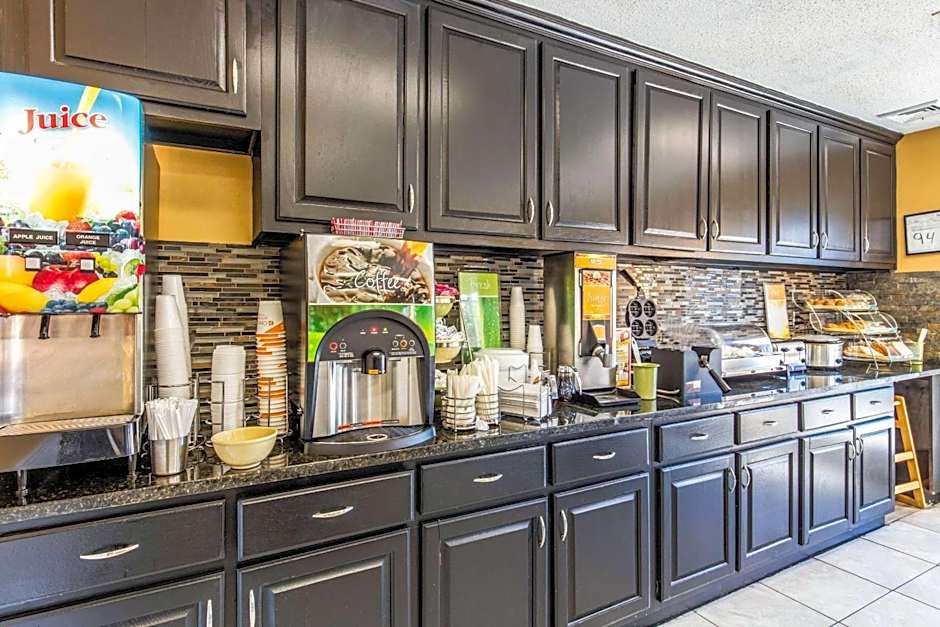 Quality Inn Bessemer I-20 exit 108