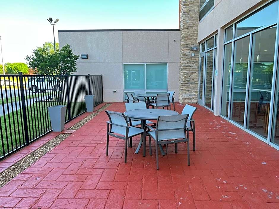 Holiday Inn Express & Suites Moore By IHG