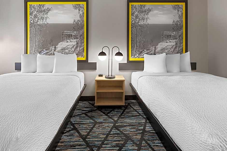 Super 8 by Wyndham Traverse City