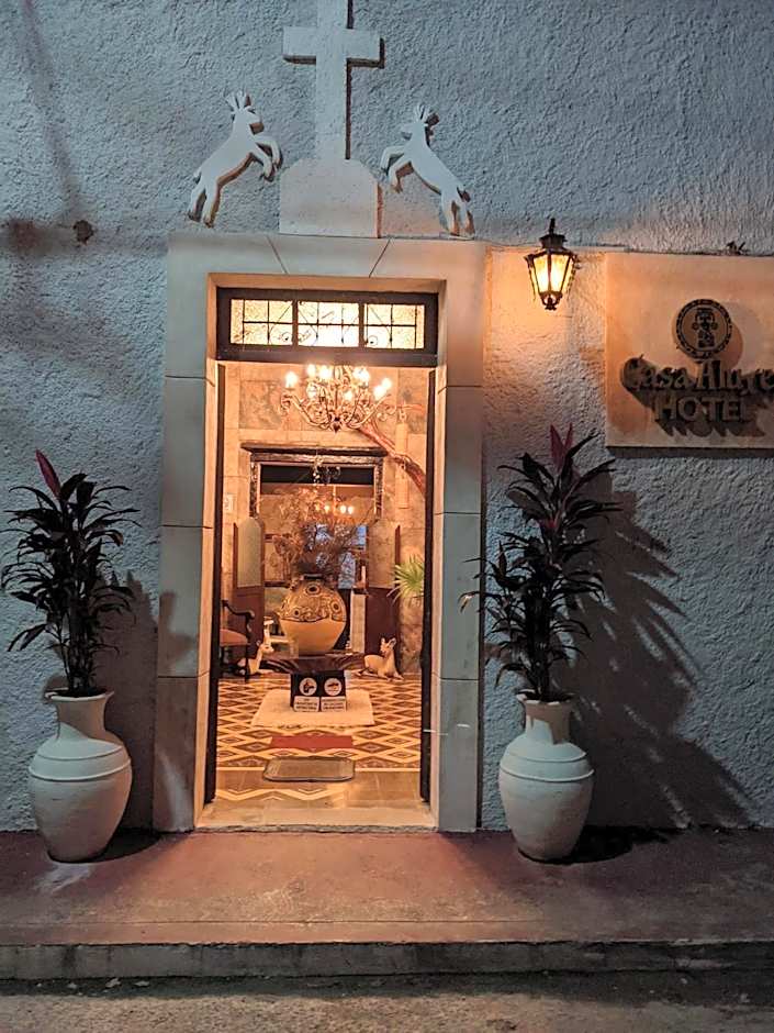 Casa Aluxes Hotel