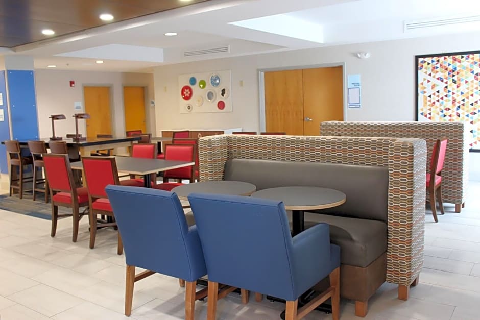 Holiday Inn Express Forest City, an IHG Hotel