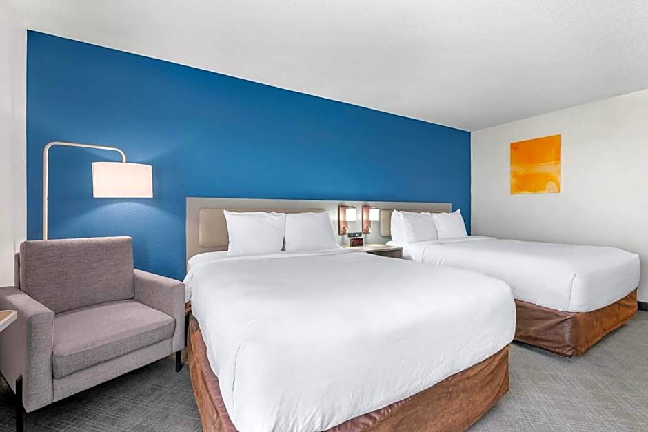 Comfort Inn & Suites Sheboygan I-43