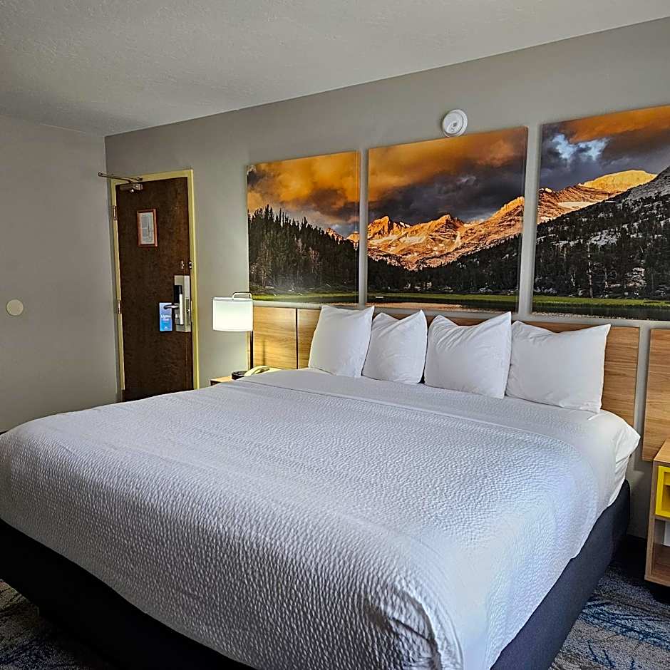 Days Inn and Suites by Wyndham Downtown Missoula-University