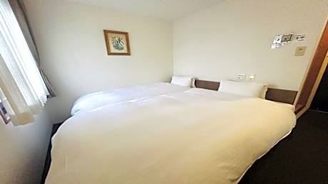 Casual Twin Room - Non-Smoking