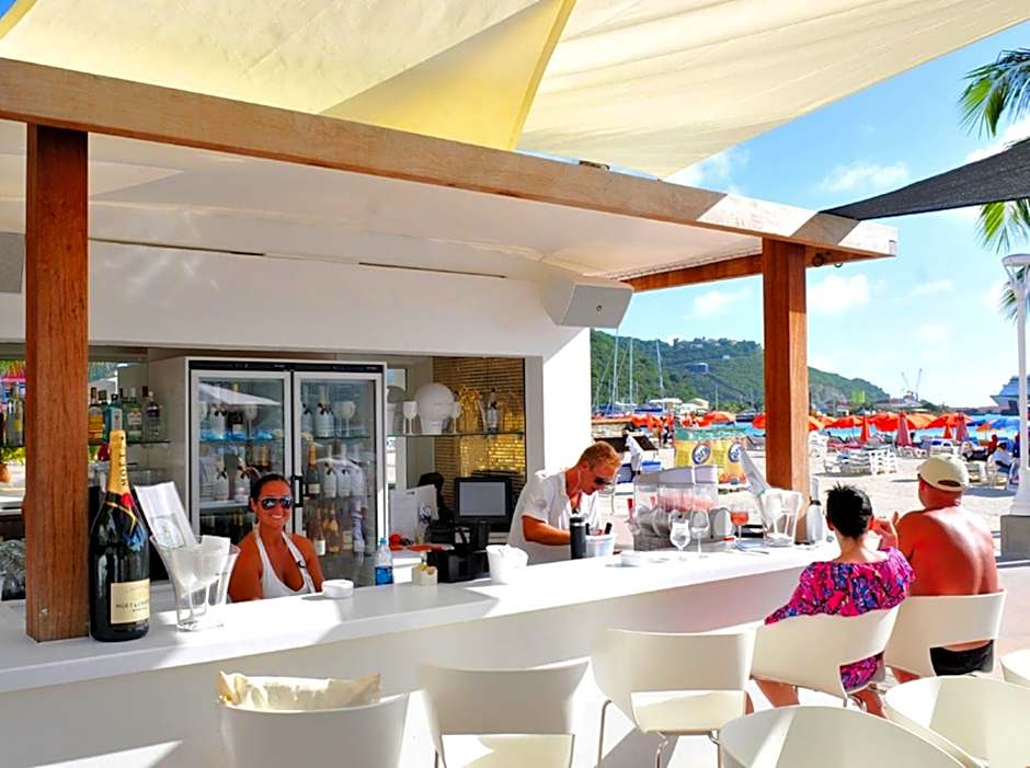 Holland House Beach Hotel