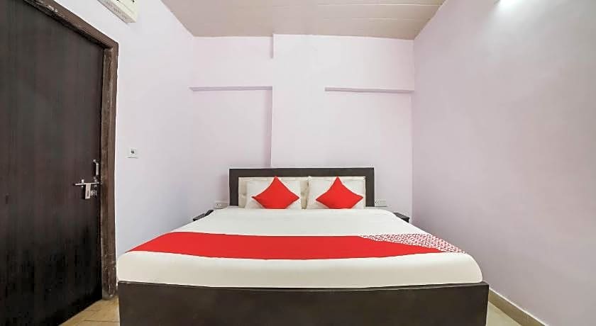 OYO 70893 KL Khari Inn