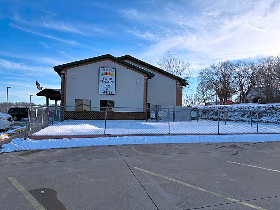 Cassville Four Seasons Inn & Suites