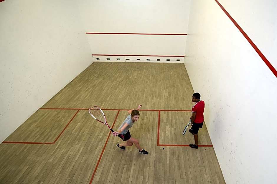 Cathedral Peak Hotel