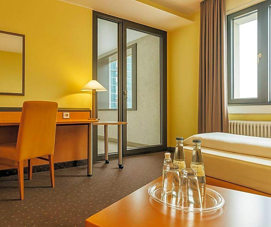 Plaza Hotel & Living Frankfurt