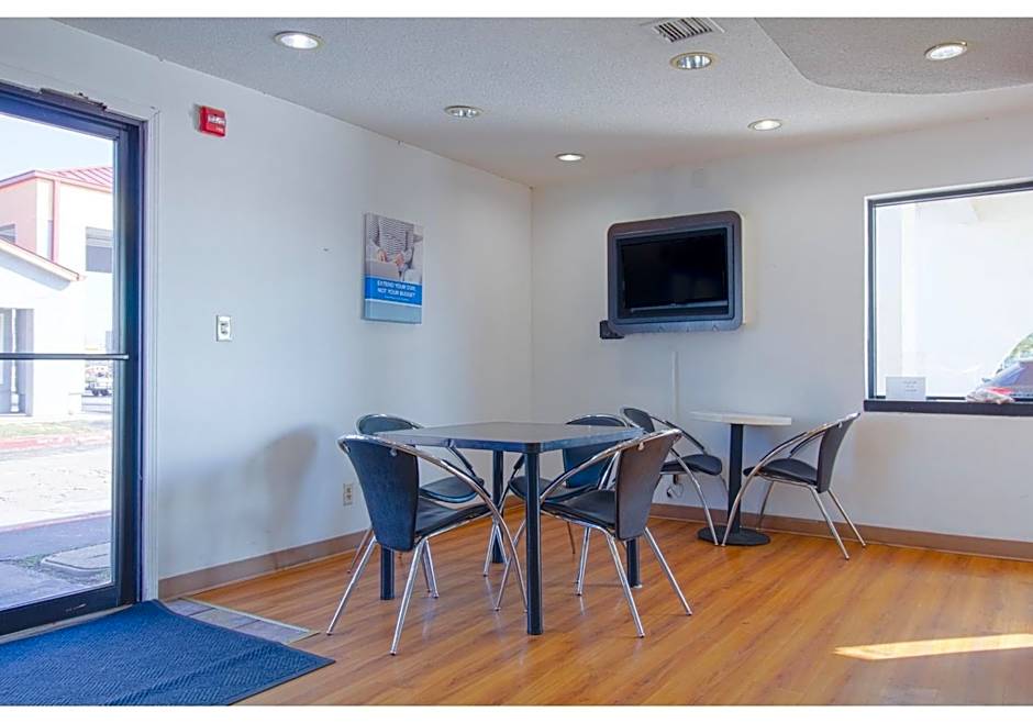 Studio Inn Exten Stay Oklahoma City Airport – Oklahoma City, OK