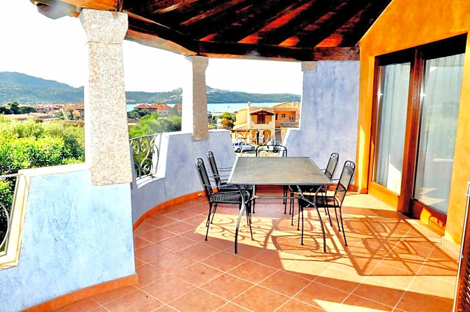 Residence with private beach in Marinella