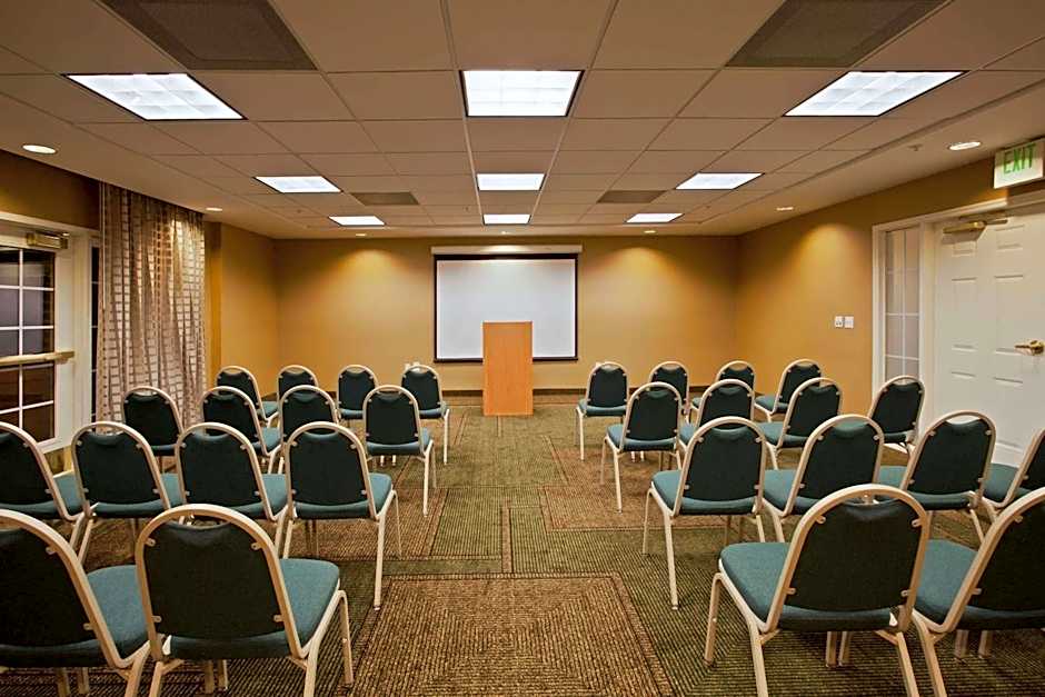 La Quinta Inn & Suites by Wyndham Usf (Near Busch Gardens)
