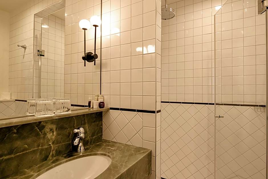 UNE AUTRE CHAMBRE