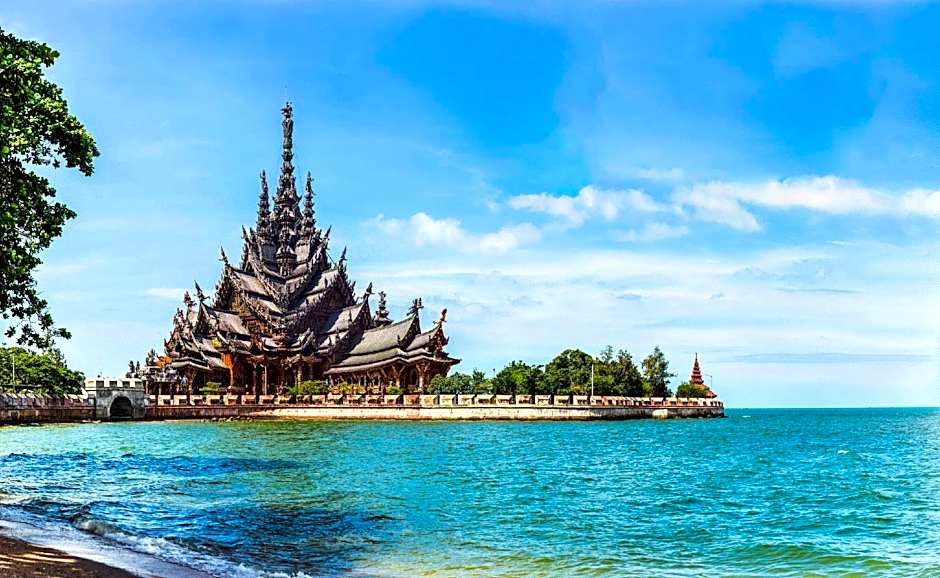 Charlie Place – Pattaya, DC