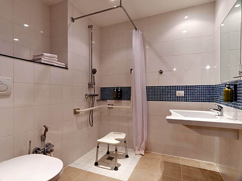 Holiday Inn Express Milan-Malpensa Airport By IHG