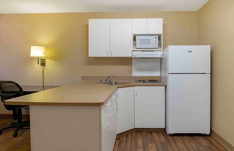 Extended Stay America Suites - Detroit - Metropolitan Airport