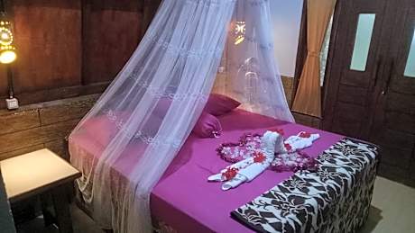 Deluxe Bungalow with Garden View