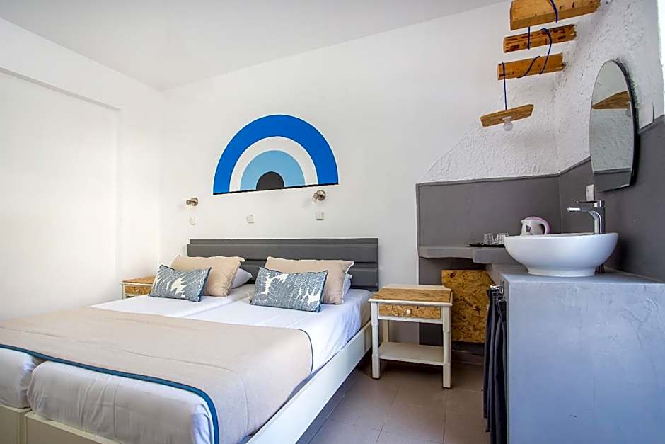 Tinas Plus Hotel