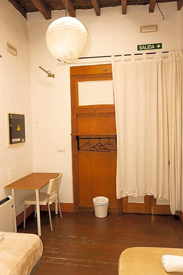 Hostel Albergue La Casa Encantada