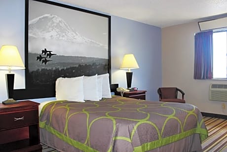 Queen Room - Mobility Access/Non-Smoking