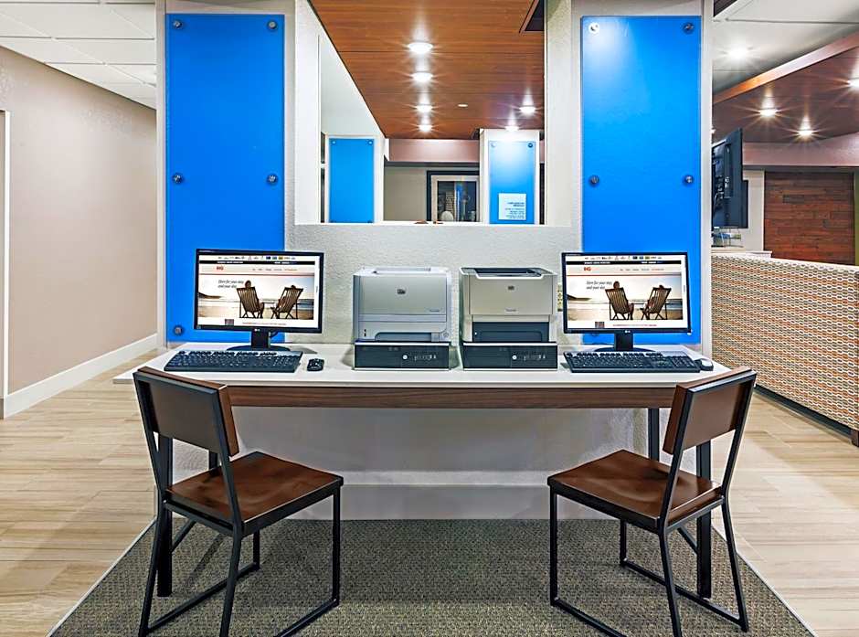 Holiday Inn Express Hotel & Suites Dallas Lewisville By IHG