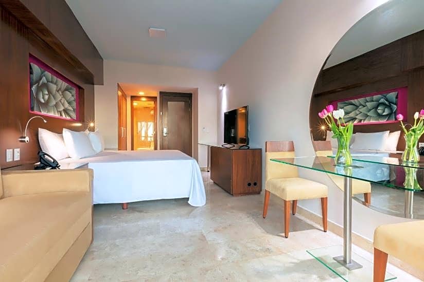 BelAir SunClub Cabos by Krystal Grand