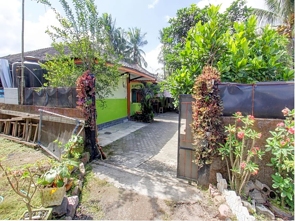 OYO Life 92829 Kos Insan Madani