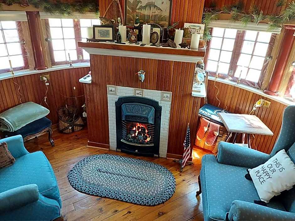 The Queen, A Victorian Bed & Breakfast