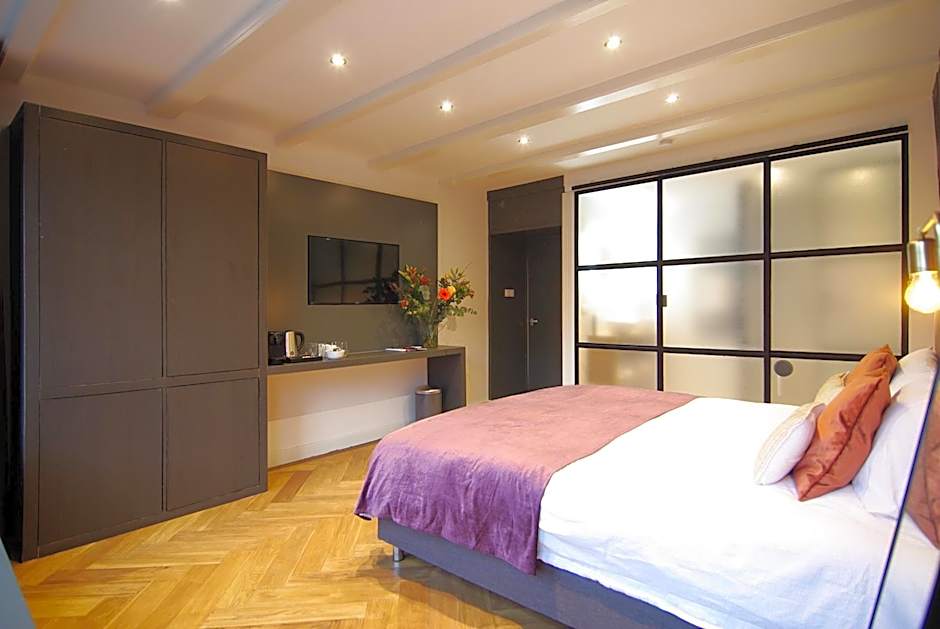 NEW! 2024 - The Canal Bridge Suites