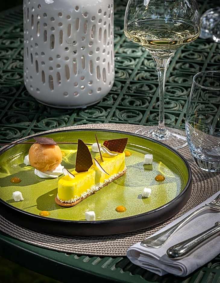 Chateau De Rochecotte