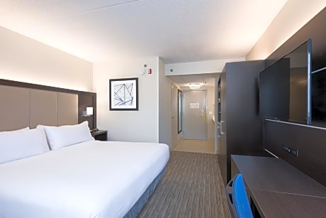 King Room with Mobility Accessible Roll-In Shower - Non-Smoking