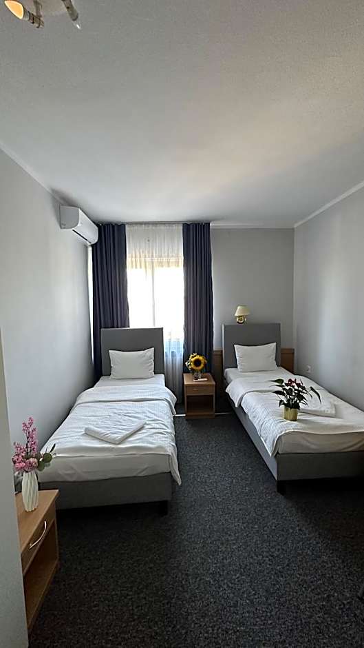 Lezzet PG B&B &TurkishRestaurant