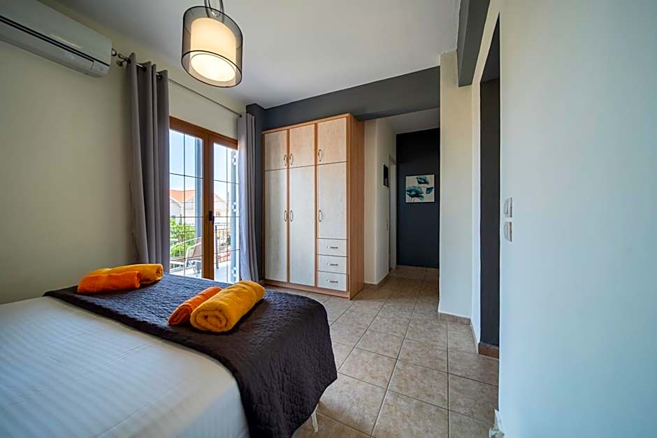 Helen's Studios & Apartments